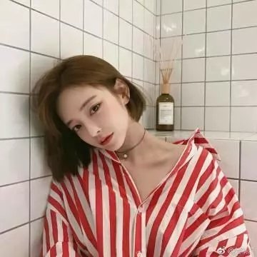 陪她一会儿海报